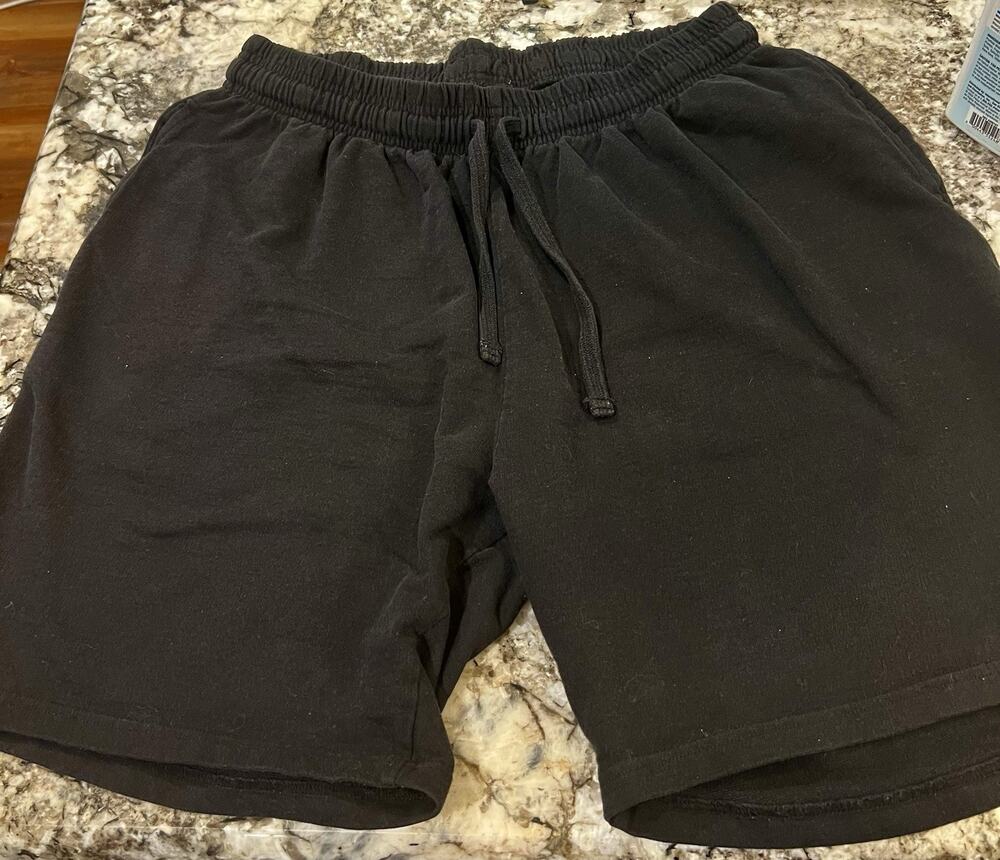 Men’s Sz XL Black Jogging Shorts. Draw String. Inseam 8 Inches.